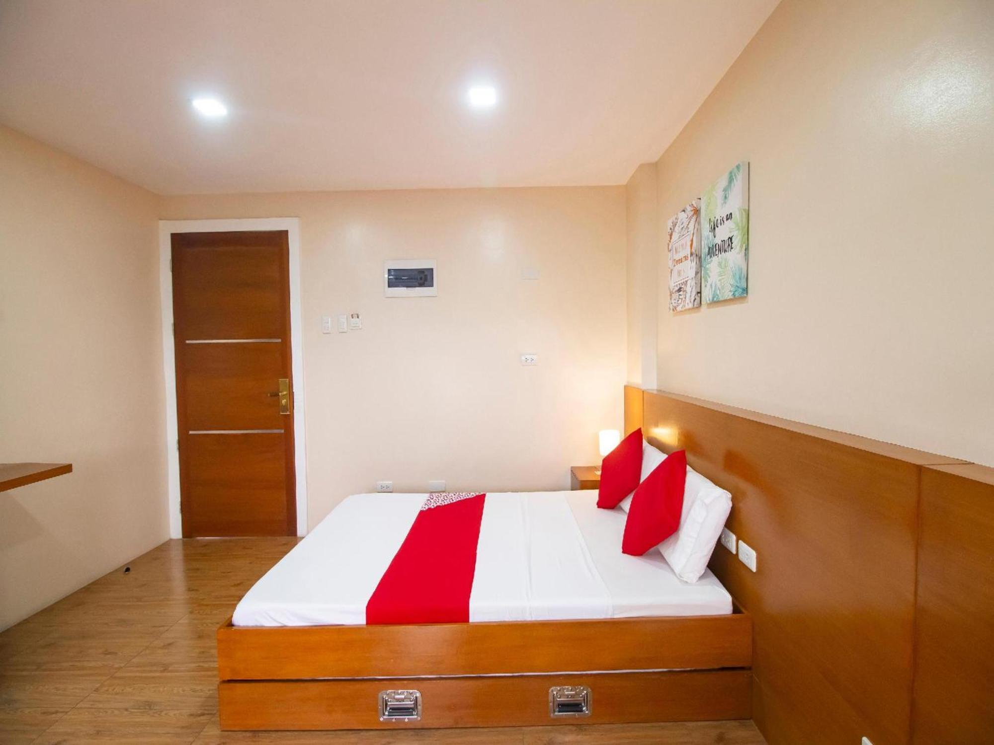 סבו Super Oyo 832 The Teepee Place Hostel & Residence Inn מראה חיצוני תמונה