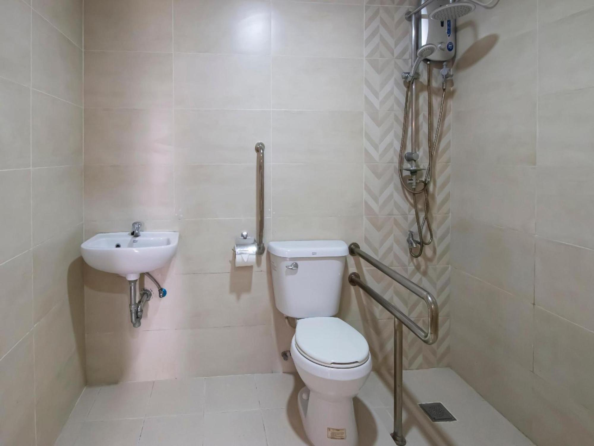 סבו Super Oyo 832 The Teepee Place Hostel & Residence Inn מראה חיצוני תמונה