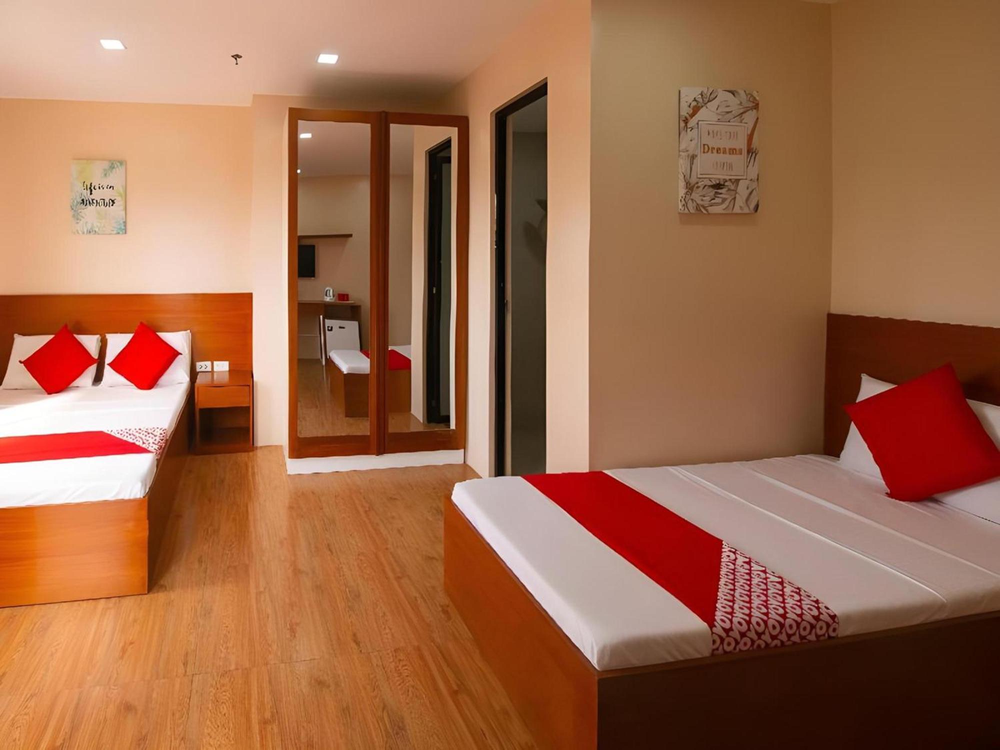 סבו Super Oyo 832 The Teepee Place Hostel & Residence Inn מראה חיצוני תמונה