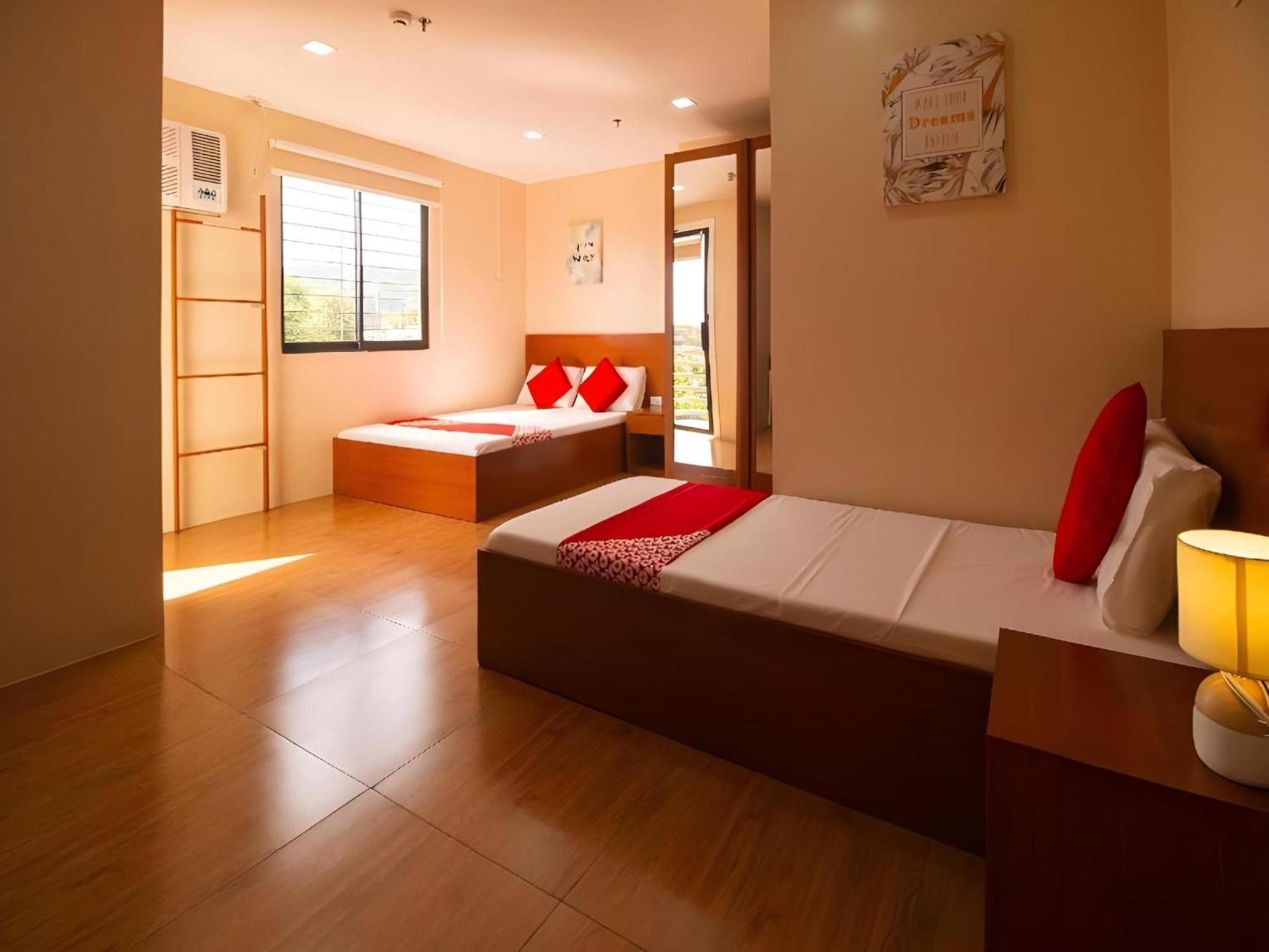 סבו Super Oyo 832 The Teepee Place Hostel & Residence Inn מראה חיצוני תמונה